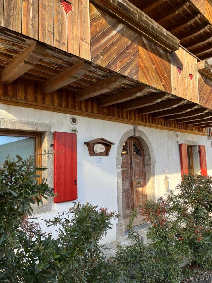 Sùtrio Casa Vacanze Ranuncolo 6 מראה חיצוני תמונה